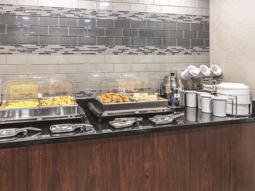 La Quinta By Wyndham Myrtle Beach - N. Kings Hwy Restaurant photo
